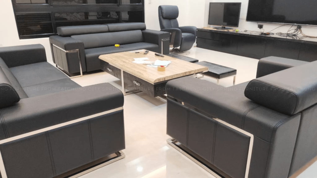 black-leather-sofa_delivery photos_1